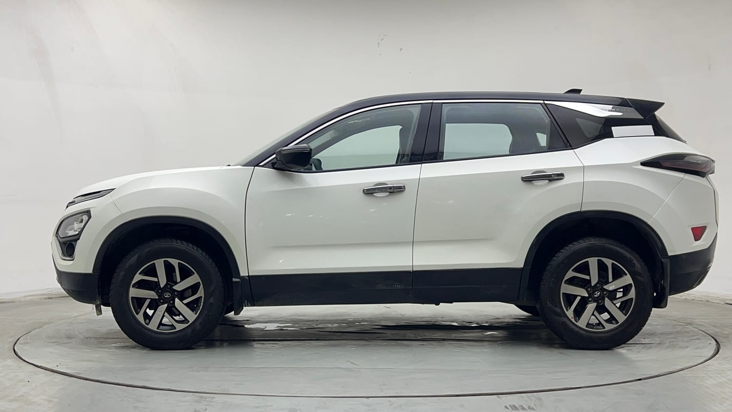 Used 2021 Tata Harrier XZA Plus Dual Tone Diesel Automatic exterior LEFT SIDE VIEW