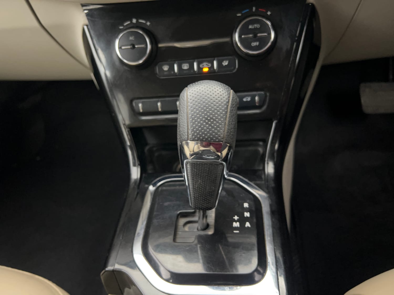 Used 2021 Tata Nexon XZA Plus Petrol Automatic interior GEAR  KNOB VIEW