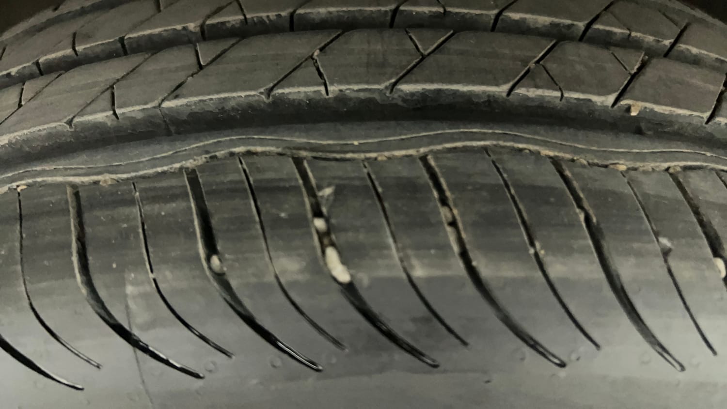 Used 2023 Tata Punch Camo Accomplished AMT Petrol Automatic tyres LEFT FRONT TYRE TREAD VIEW