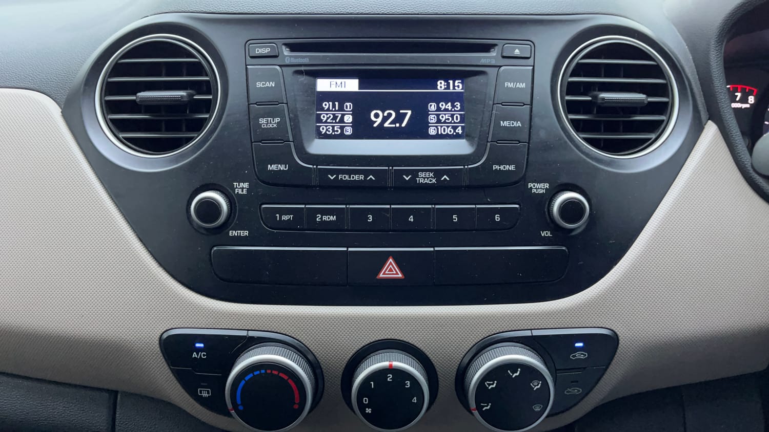 Used 2015 Hyundai Xcent S 1.2 (O) Petrol Manual interior MUSIC SYSTEM & AC CONTROL VIEW