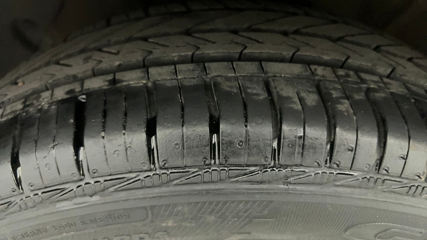 Used 2019 Hyundai Grand i10 Magna 1.2 Kappa VTVT Petrol Manual tyres LEFT FRONT TYRE TREAD VIEW