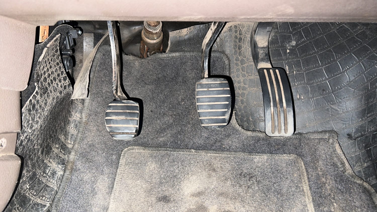 Used 2018 Renault Duster RXL Petrol Petrol Manual interior PEDALS VIEW