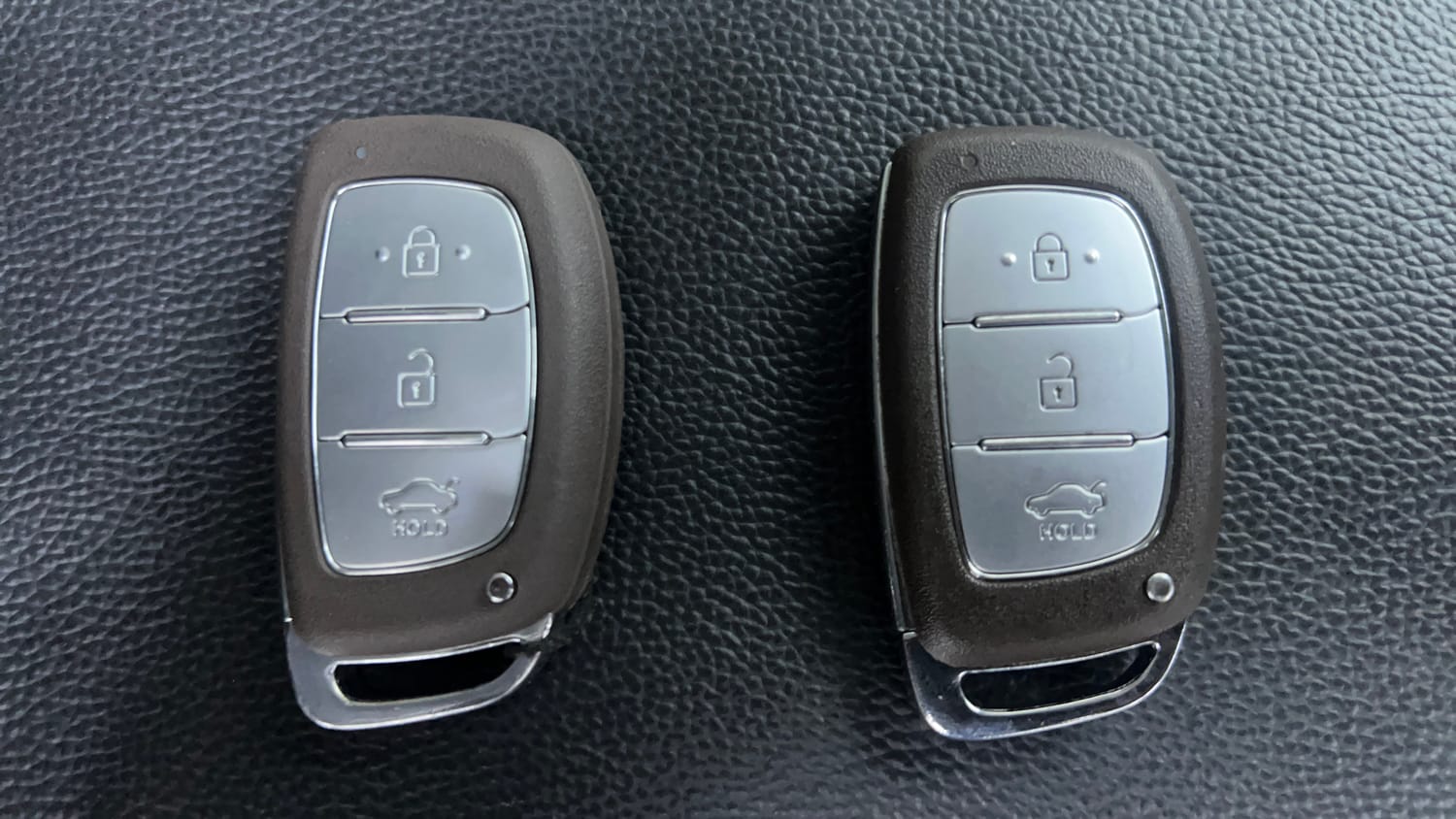 Used 2020 Hyundai Aura SX 1.2 Petrol Petrol Manual extra CAR KEY VIEW