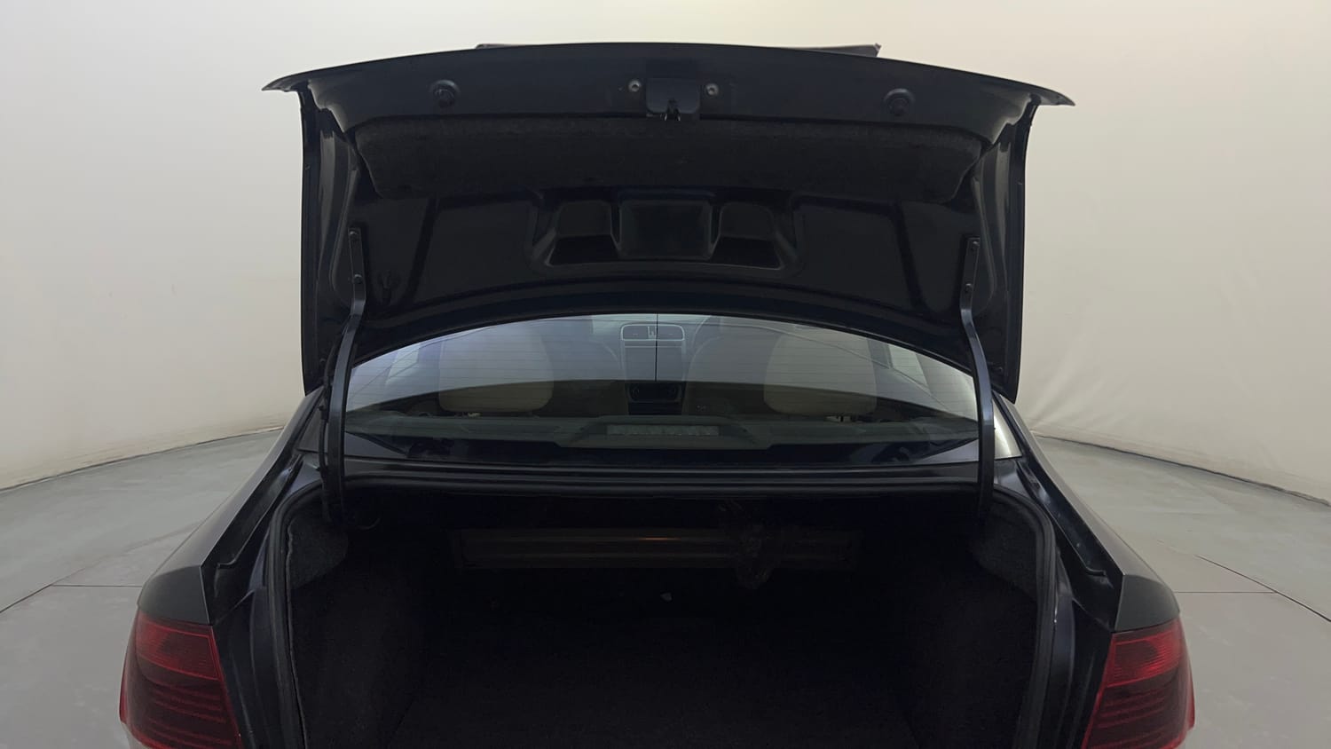 Used 2015 Volkswagen Vento Highline Diesel Diesel Manual interior DICKY DOOR OPEN VIEW