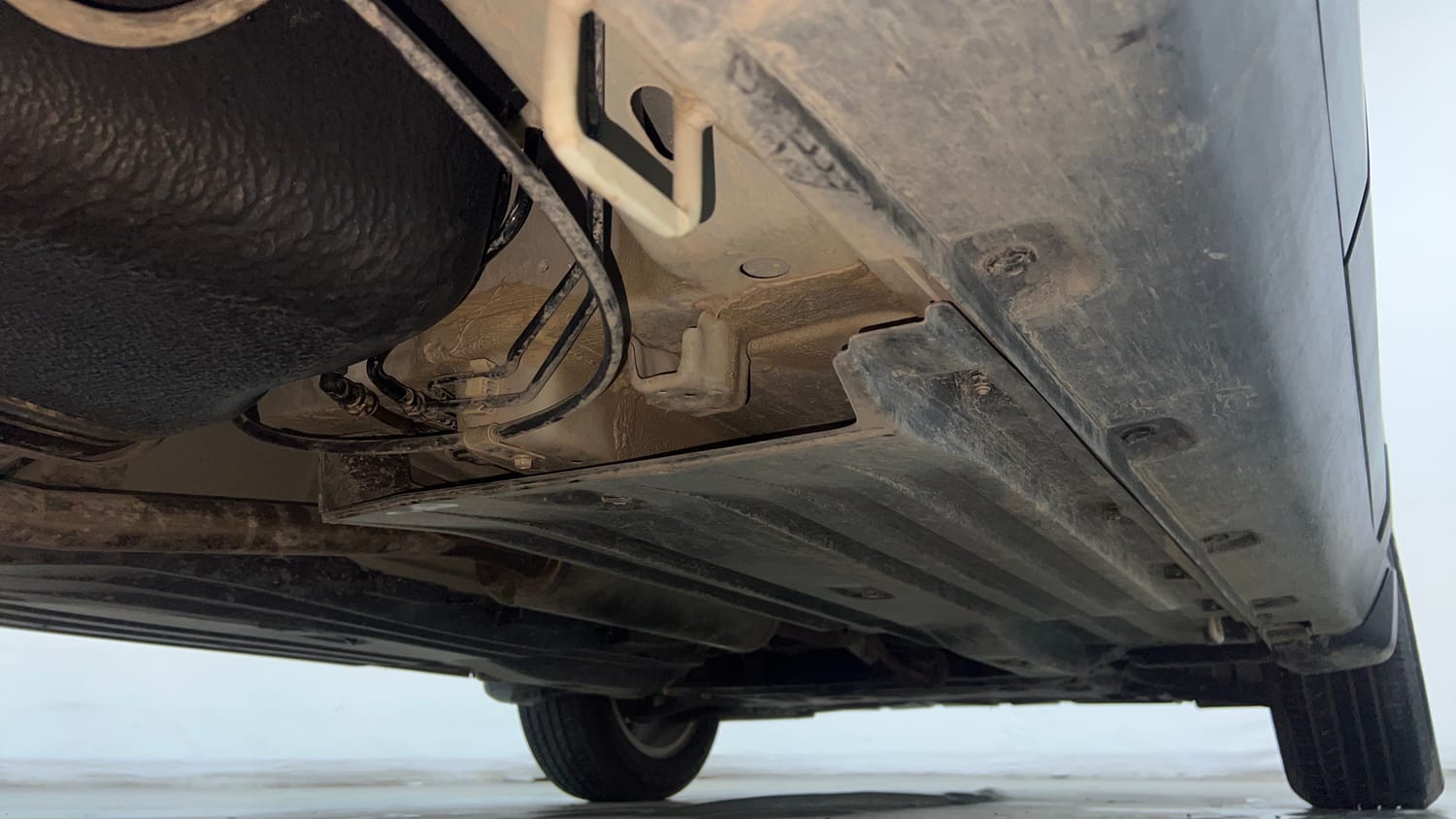 Used 2024 Maruti Suzuki Brezza ZXi Petrol Manual extra REAR RIGHT UNDERBODY VIEW