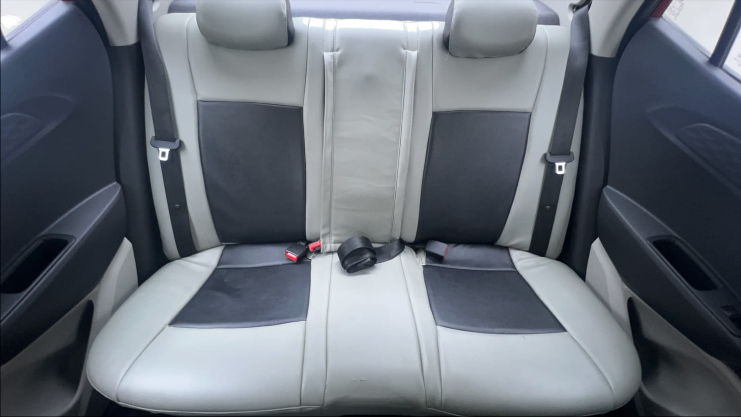 Used 2020 Hyundai Aura SX 1.2 Petrol Petrol Manual interior REAR SEAT CONDITION VIEW