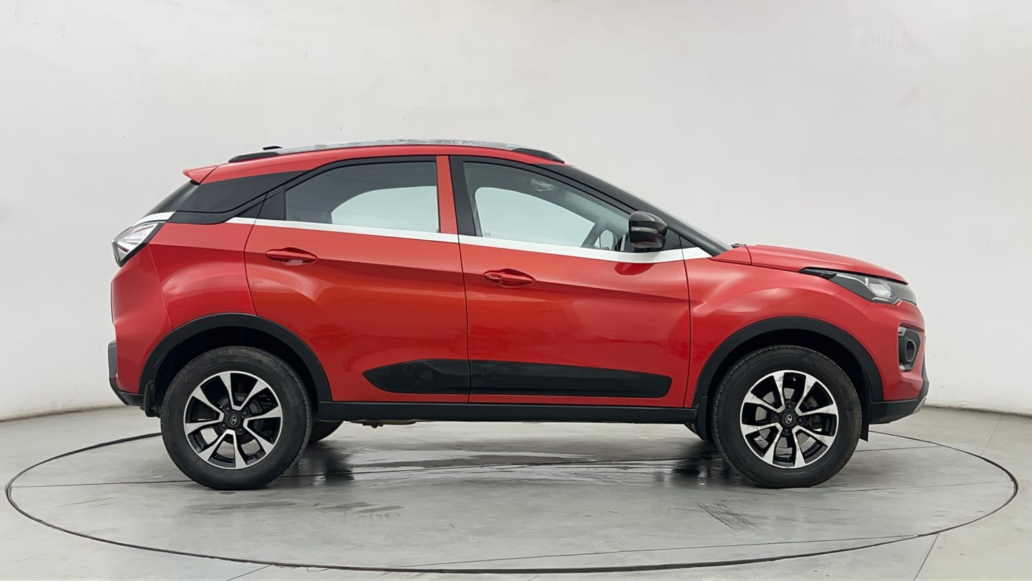 Used 2021 Tata Nexon XZA Plus Petrol Automatic exterior RIGHT SIDE VIEW