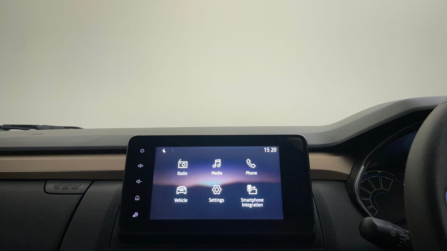 Used 2022 Renault Kiger RXT AMT Petrol Automatic top_features Touch screen infotainment system