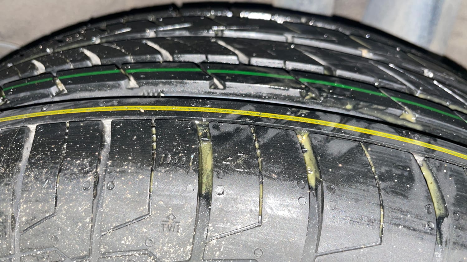 Used 2020 Kia Sonet GTX Plus 1.0 DCT Petrol Automatic tyres LEFT REAR TYRE TREAD VIEW