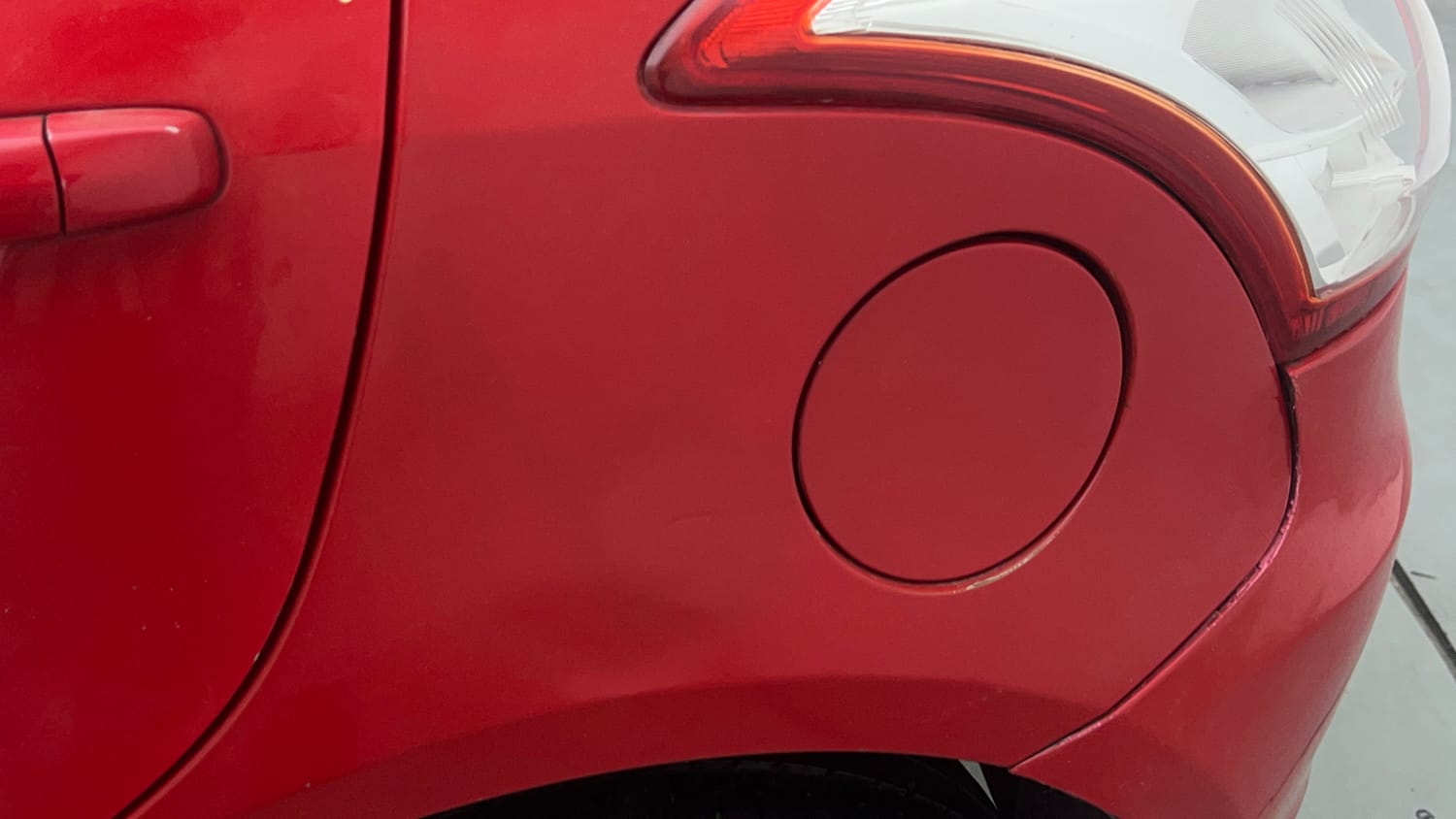 Used 2015 Maruti Suzuki Swift VXi Petrol Manual dents MINOR SCRATCH