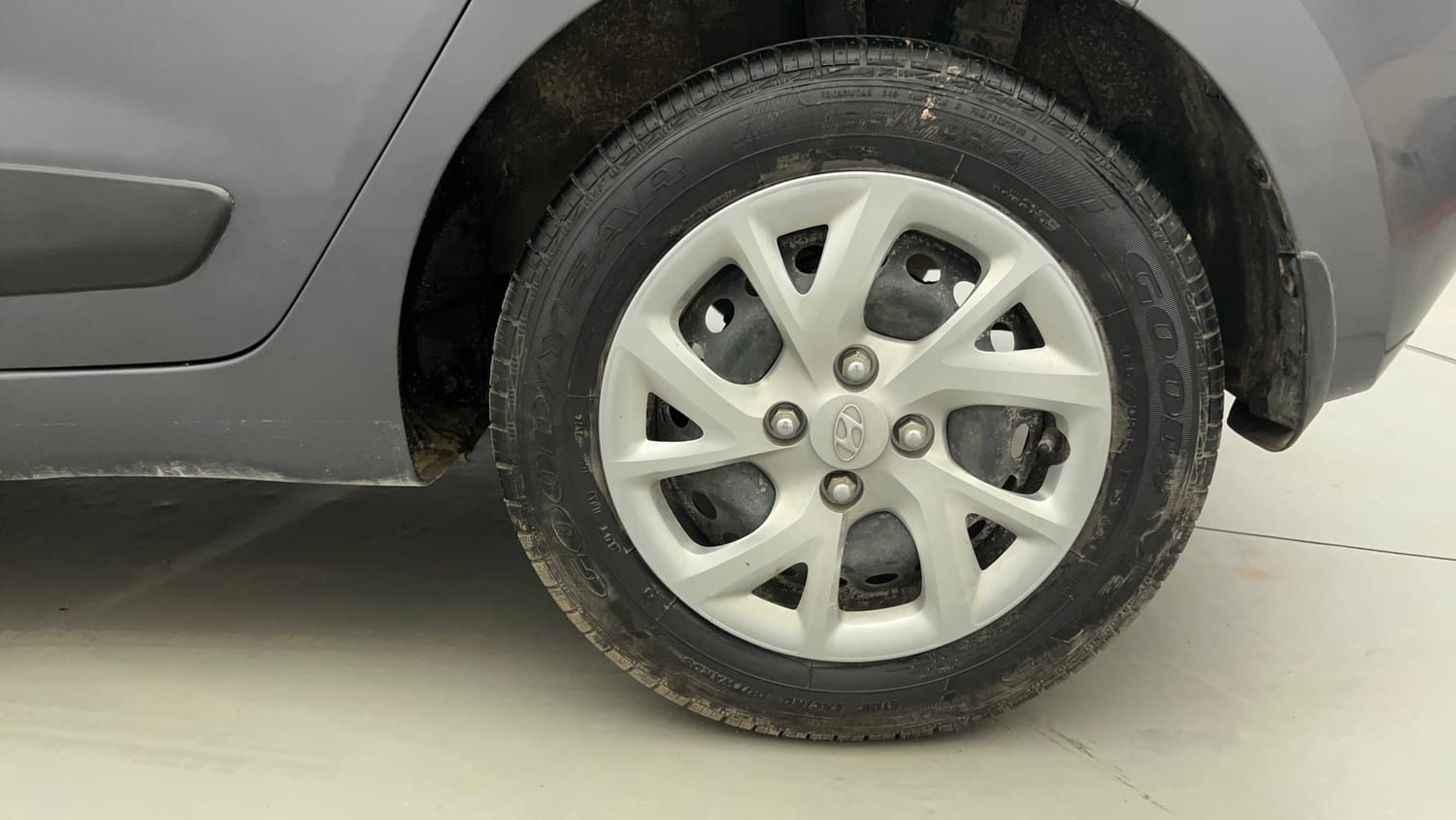 Used 2019 Hyundai Grand i10 Magna 1.2 Kappa VTVT Petrol Manual tyres LEFT REAR TYRE RIM VIEW