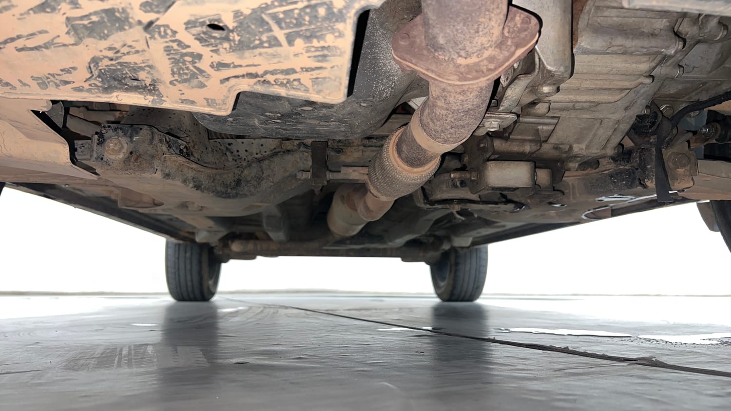 Used 2021 Tata Nexon XZA Plus Petrol Automatic extra FRONT LEFT UNDERBODY VIEW