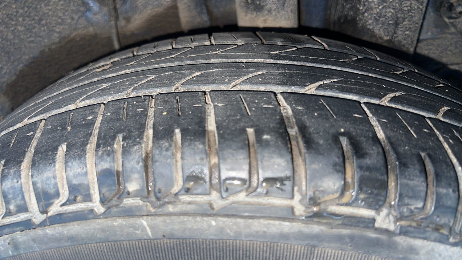 Used 2014 Hyundai Elite i20 Sportz 1.2 Petrol Manual tyres LEFT REAR TYRE TREAD VIEW