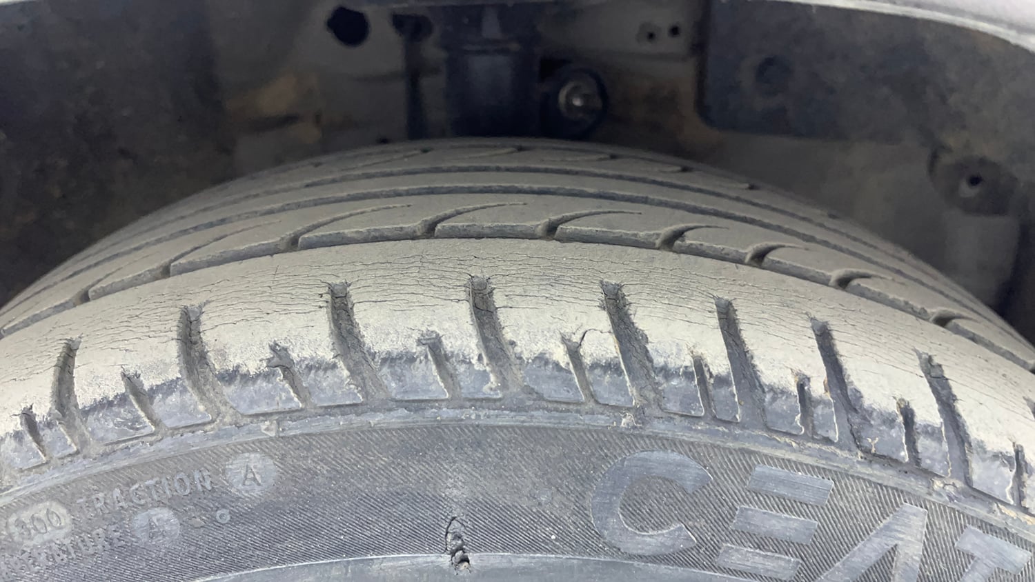 Used 2013 Honda Brio S(O)MT Petrol Manual tyres RIGHT FRONT TYRE TREAD VIEW