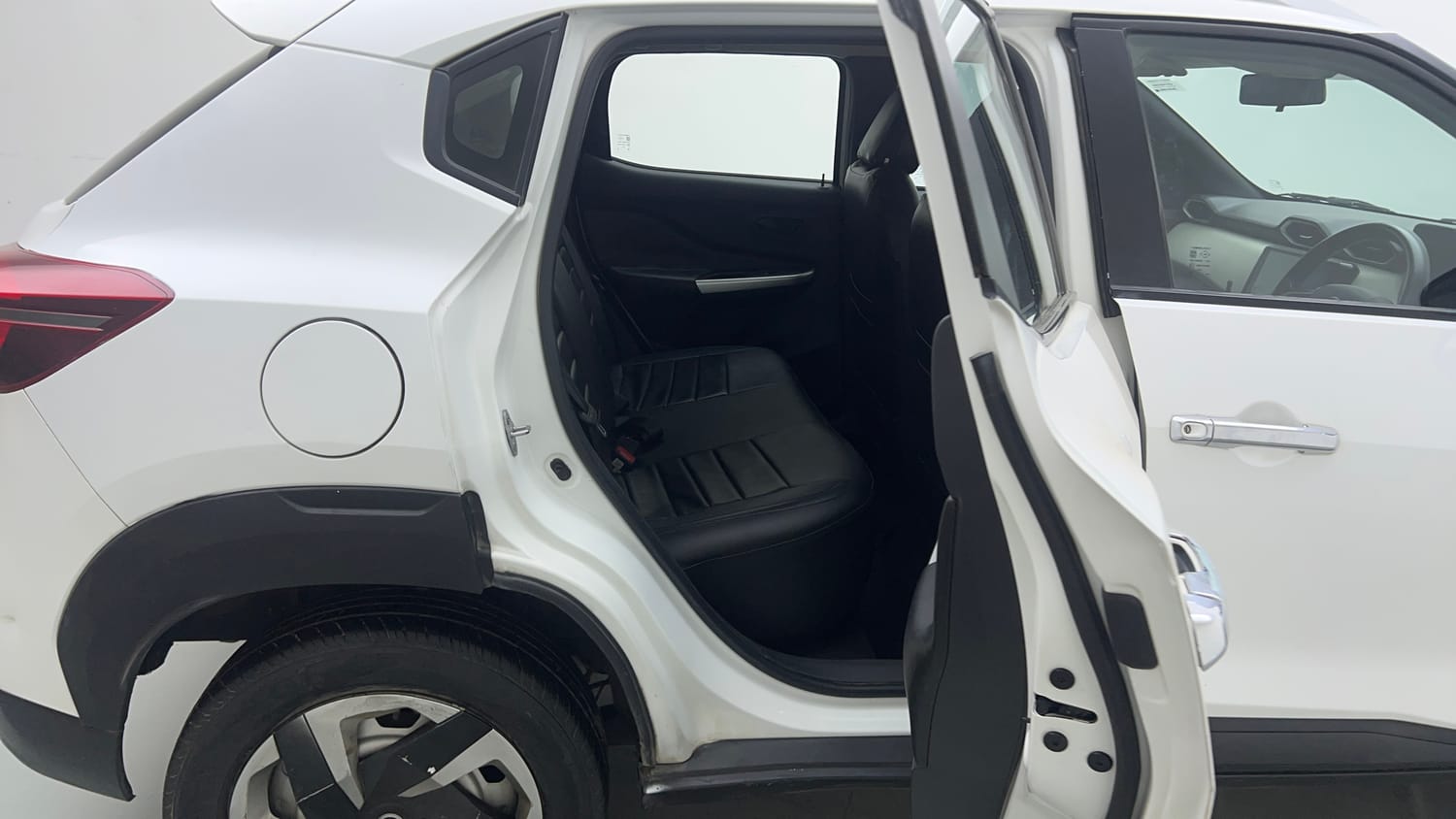 Used 2022 Nissan Magnite XE Petrol Manual interior RIGHT SIDE REAR DOOR CABIN VIEW