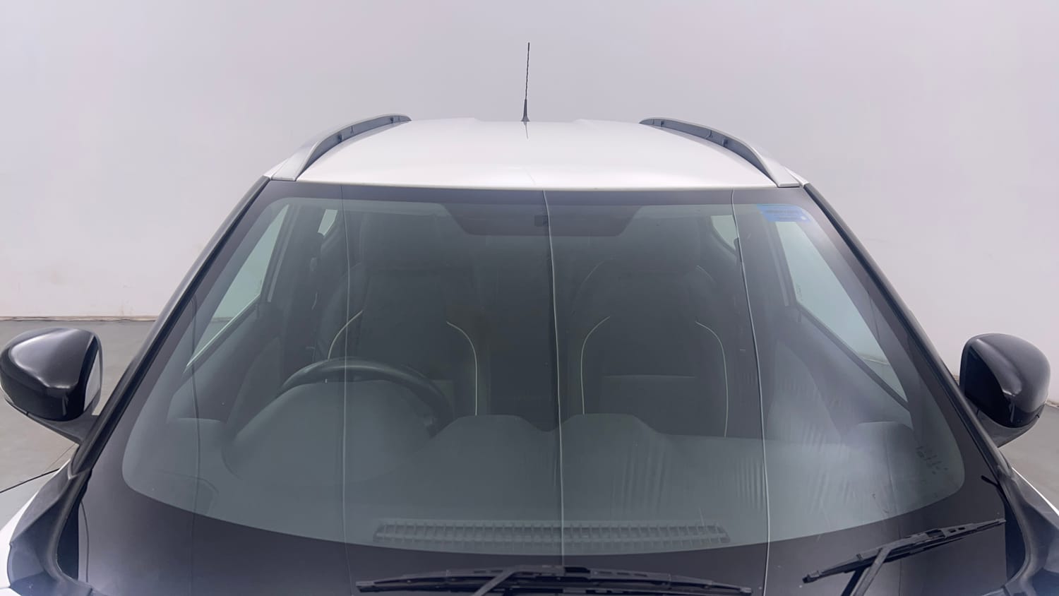 Used 2021 Nissan Magnite XL Petrol Manual exterior FRONT WINDSHIELD VIEW