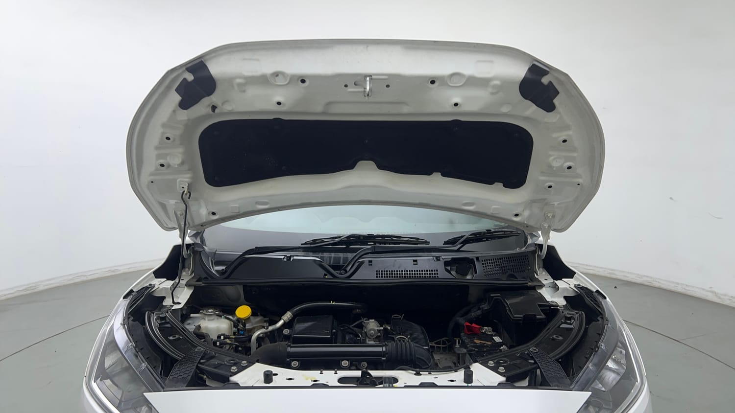 Used 2024 Nissan Magnite XE AMT Petrol Automatic engine ENGINE & BONNET OPEN FRONT VIEW