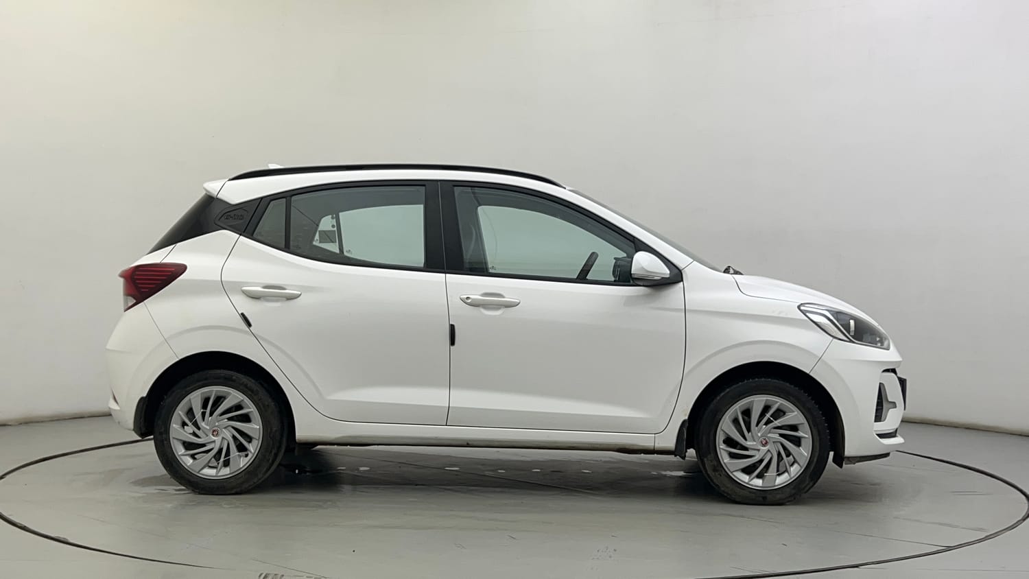 Used 2024 Hyundai Grand i10 Nios Sportz 1.2 Kappa CNG Cng Manual exterior RIGHT SIDE VIEW