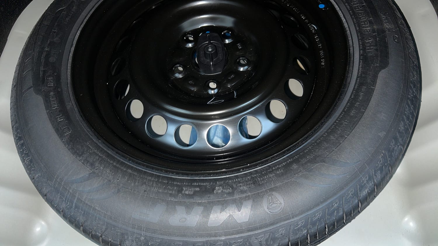 Used 2024 Maruti Suzuki Brezza ZXi Petrol Manual tyres SPARE TYRE VIEW