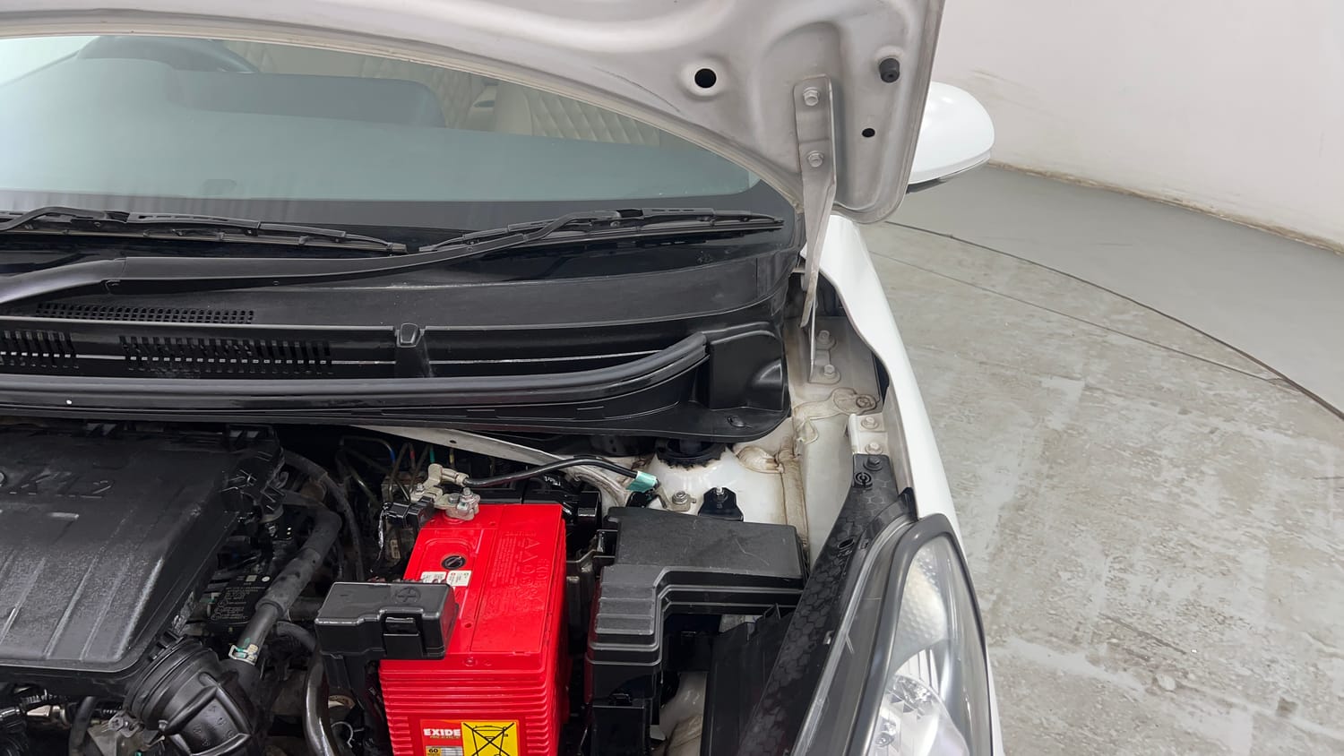 Used 2023 Hyundai Aura SX 1.2 CNG Cng Manual engine ENGINE LEFT SIDE HINGE & APRON VIEW