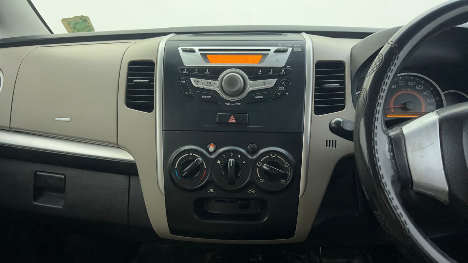 Used 2016 Maruti Suzuki Wagon R 1.0 VXI Petrol + CNG (Outside Fitted) Cng Manual interior MUSIC SYSTEM & AC CONTROL VIEW
