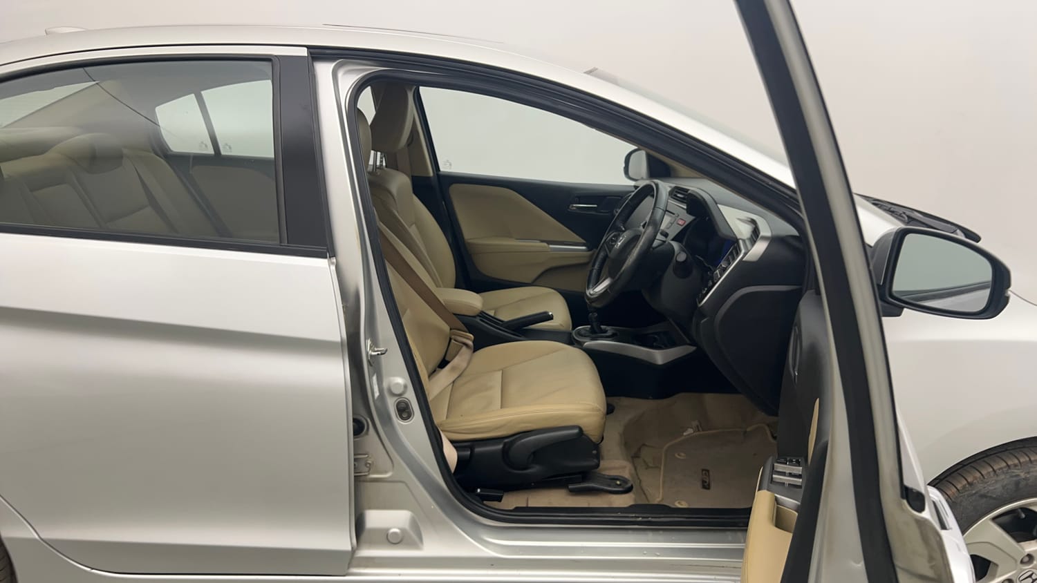 Used 2015 Honda City VX Petrol Manual interior RIGHT SIDE FRONT DOOR CABIN VIEW