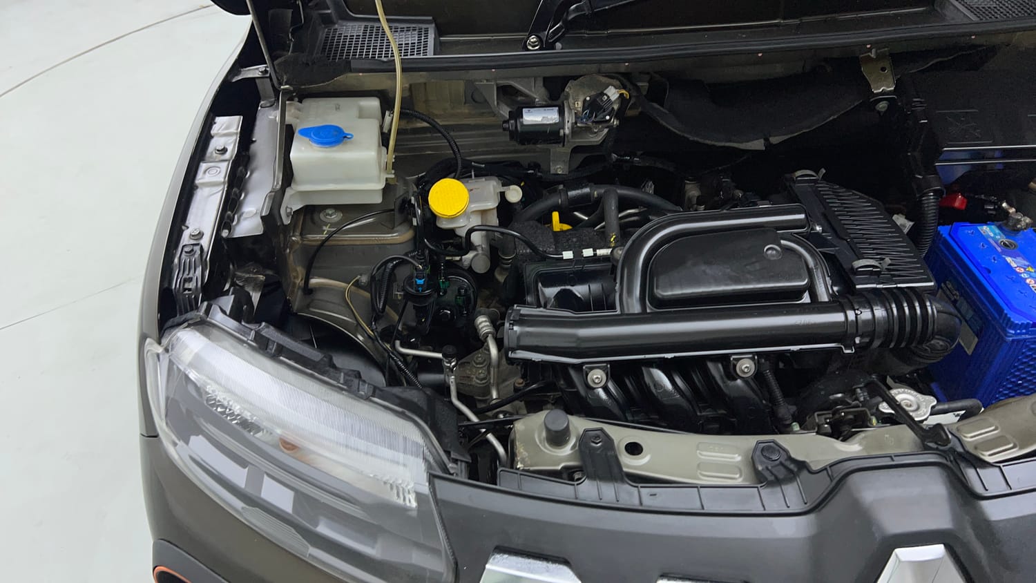 Used 2020 Renault Kwid CLIMBER 1.0 Petrol Manual engine ENGINE RIGHT SIDE VIEW
