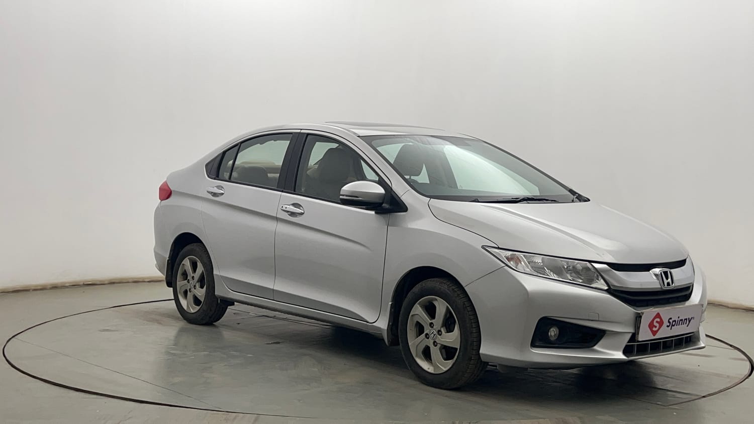 Used 2015 Honda City VX Petrol Manual exterior RIGHT FRONT CORNER VIEW