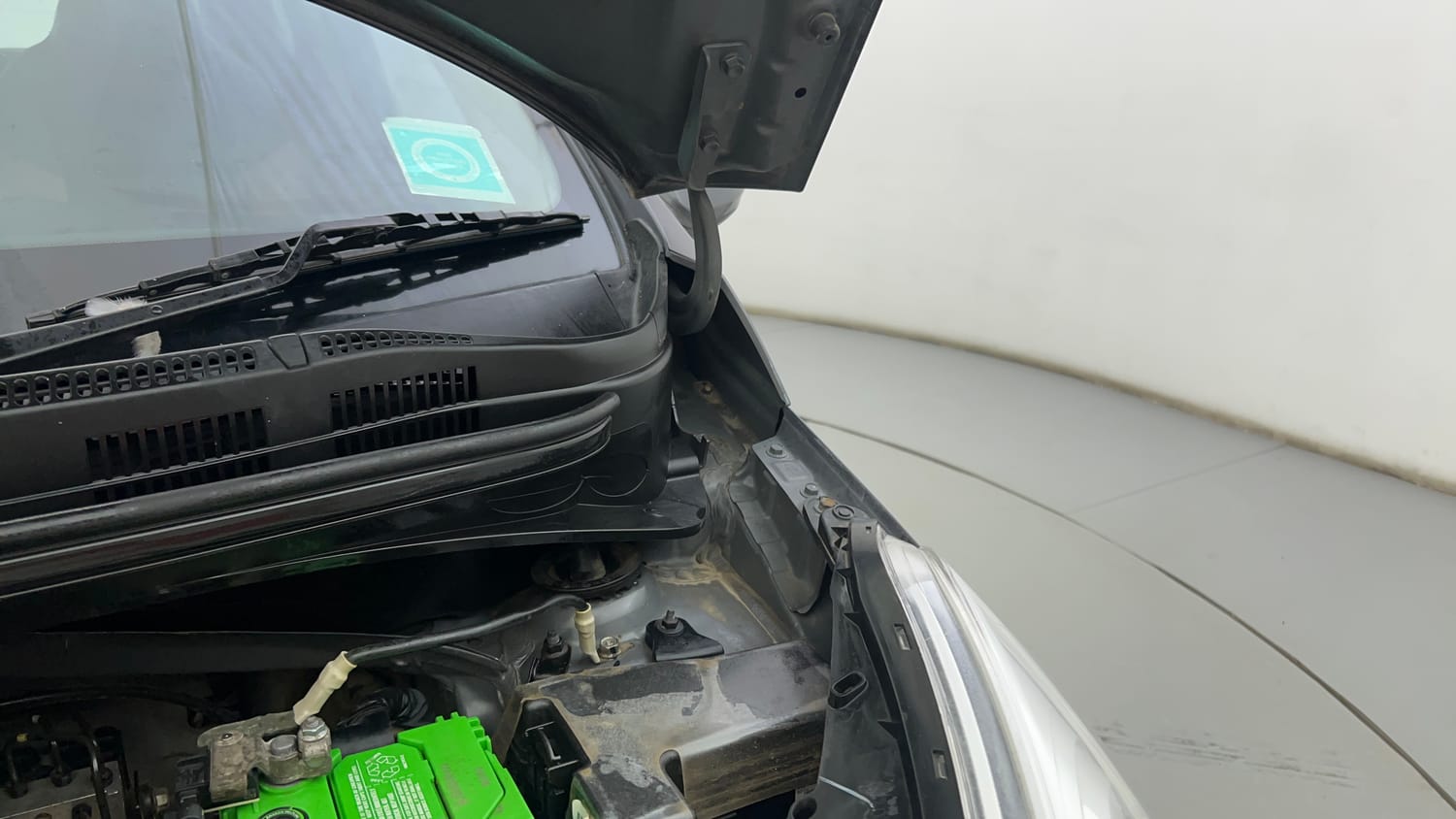 Used 2019 Hyundai Grand i10 Magna 1.2 Kappa VTVT Petrol Manual engine ENGINE LEFT SIDE HINGE & APRON VIEW