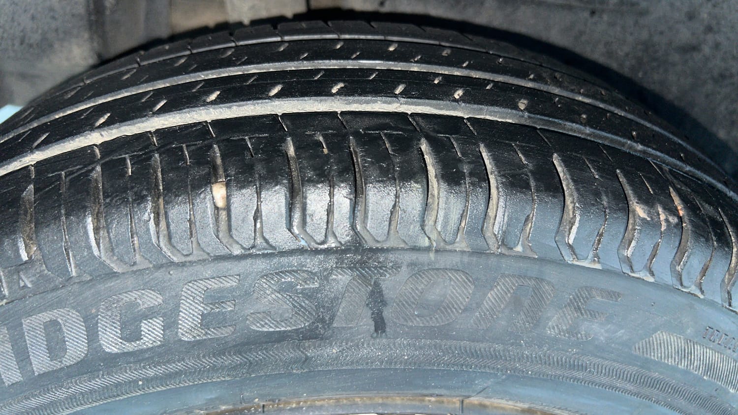 Used 2019 Maruti Suzuki Dzire VXi AMT Petrol Automatic tyres RIGHT REAR TYRE TREAD VIEW