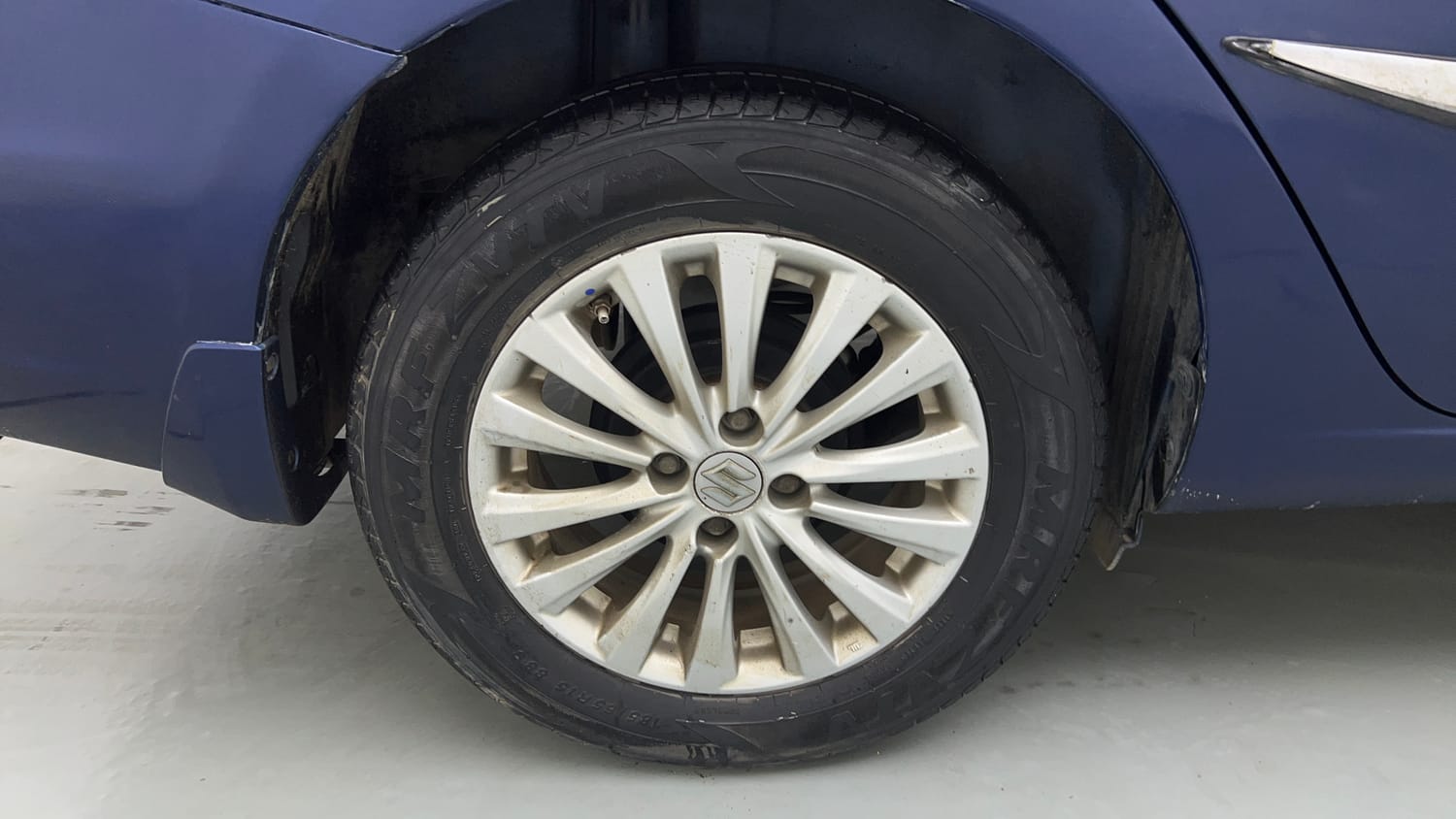 Used 2018 Maruti Suzuki Ciaz Zeta 1.4 AT Petrol Automatic tyres RIGHT REAR TYRE RIM VIEW