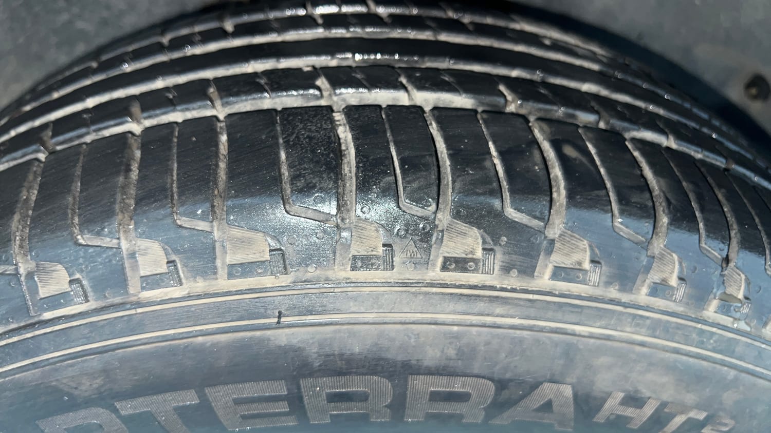 Used 2021 Tata Harrier XZA Plus Dual Tone Diesel Automatic tyres RIGHT FRONT TYRE TREAD VIEW