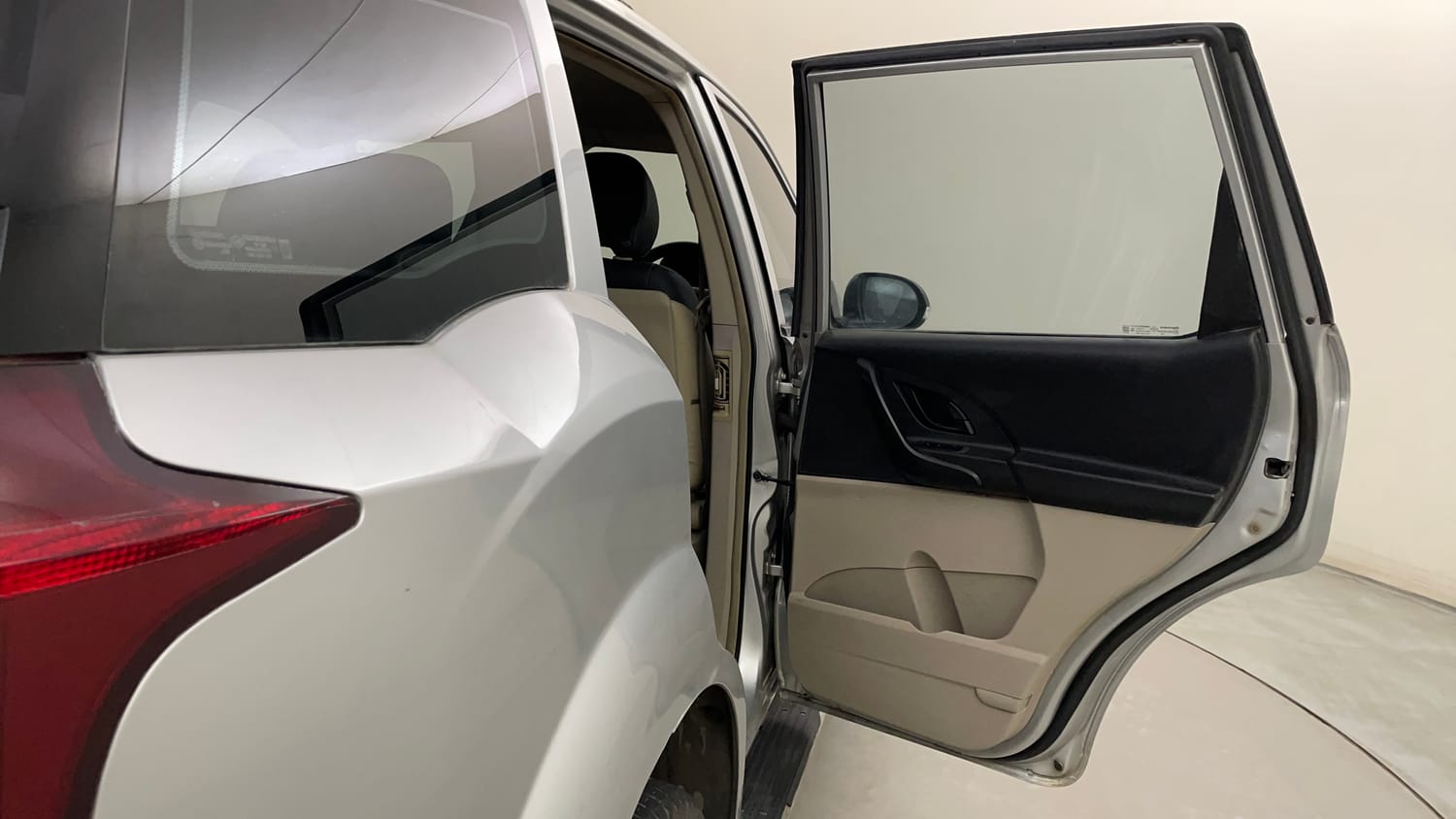 Used 2016 Mahindra XUV500 W4 Diesel Manual interior RIGHT REAR DOOR OPEN VIEW