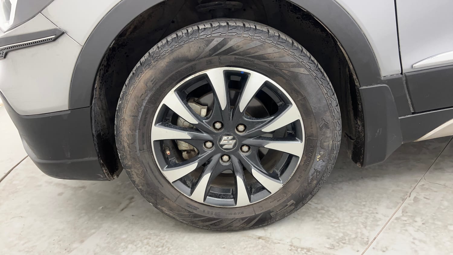 Used 2022 Maruti Suzuki S-Cross Alpha AT Petrol Automatic tyres LEFT FRONT TYRE RIM VIEW