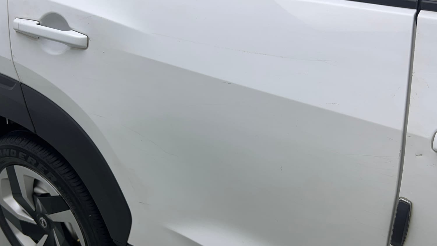 Used 2024 Nissan Magnite XE AMT Petrol Automatic dents MINOR SCRATCH
