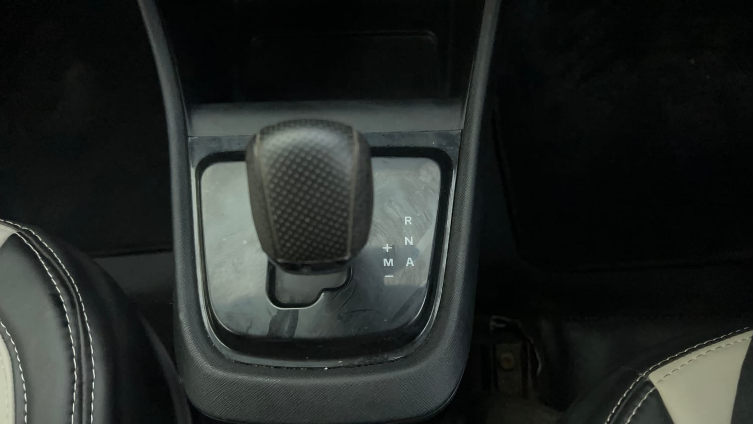 Used 2023 Tata Punch Camo Accomplished AMT Petrol Automatic interior GEAR  KNOB VIEW