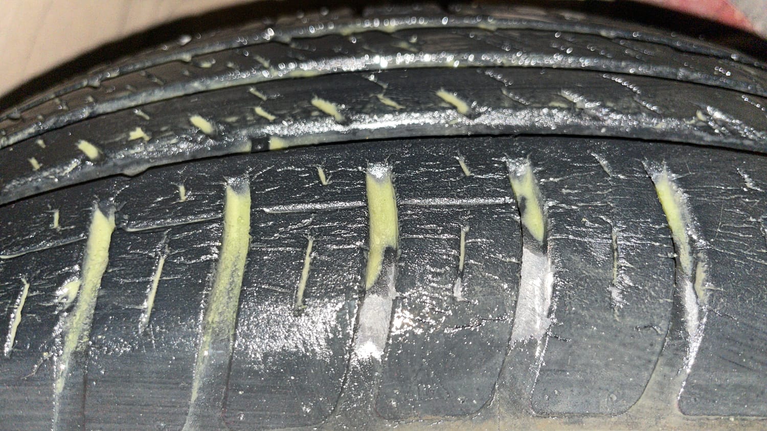 Used 2019 Maruti Suzuki Swift LXi Petrol Manual tyres RIGHT FRONT TYRE TREAD VIEW