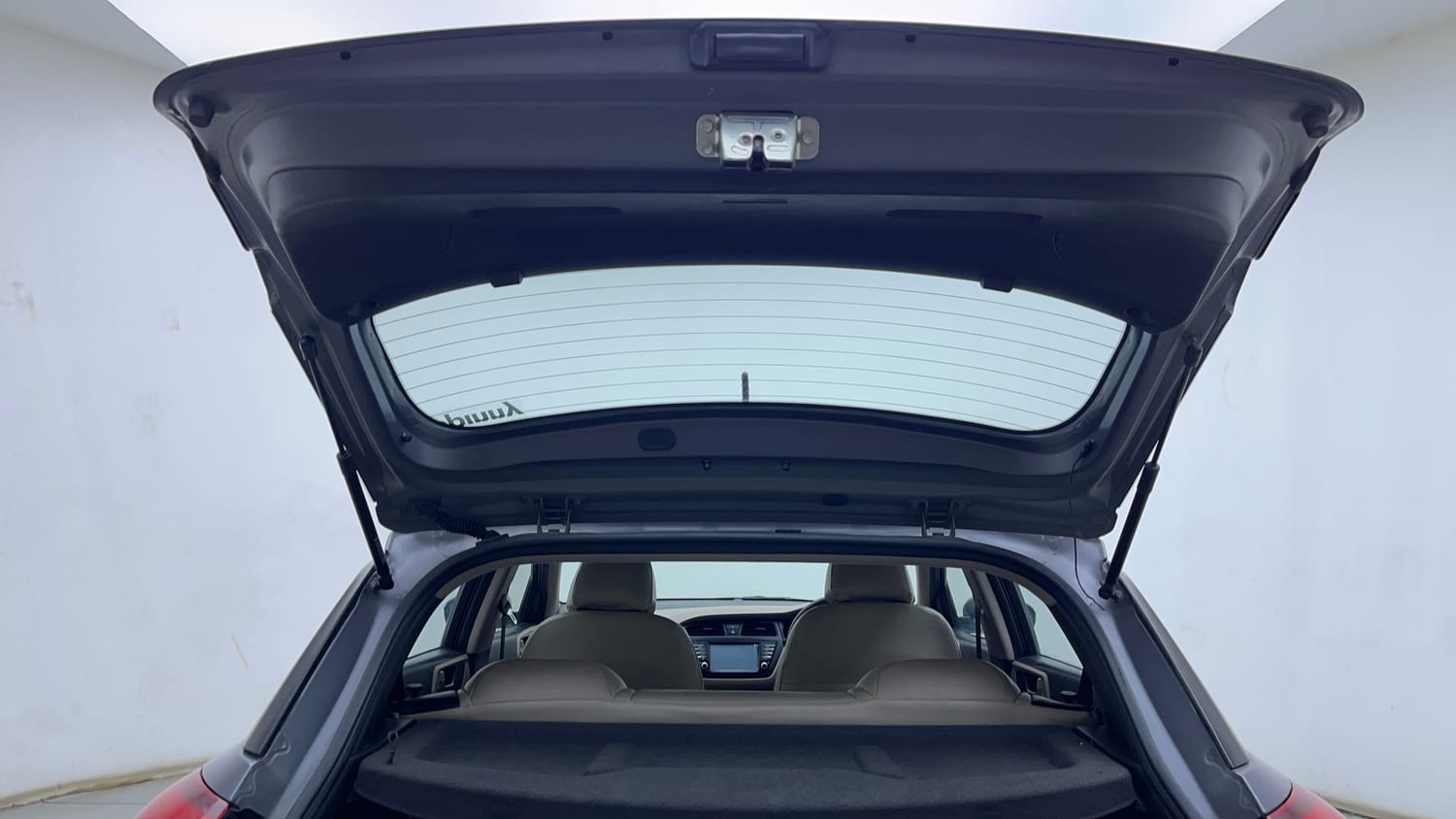 Used 2017 Hyundai Elite i20 Asta 1.2 Petrol Manual interior DICKY DOOR OPEN VIEW