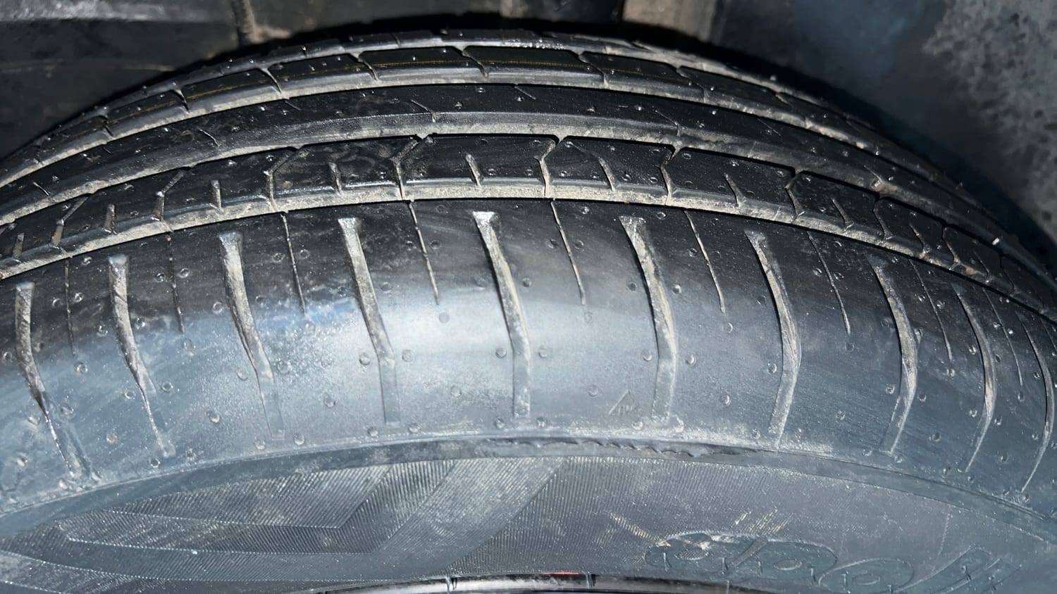 Used 2022 Tata Punch Accomplished AMT Petrol Automatic tyres LEFT REAR TYRE TREAD VIEW