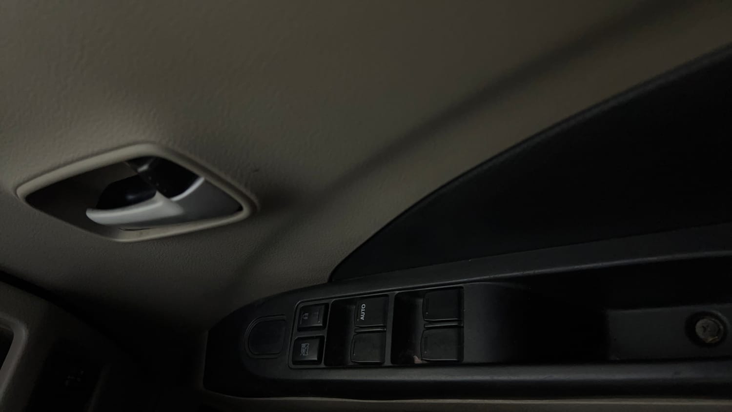 Used 2015 Maruti Suzuki Celerio VXi AMT Petrol Automatic top_features Power windows