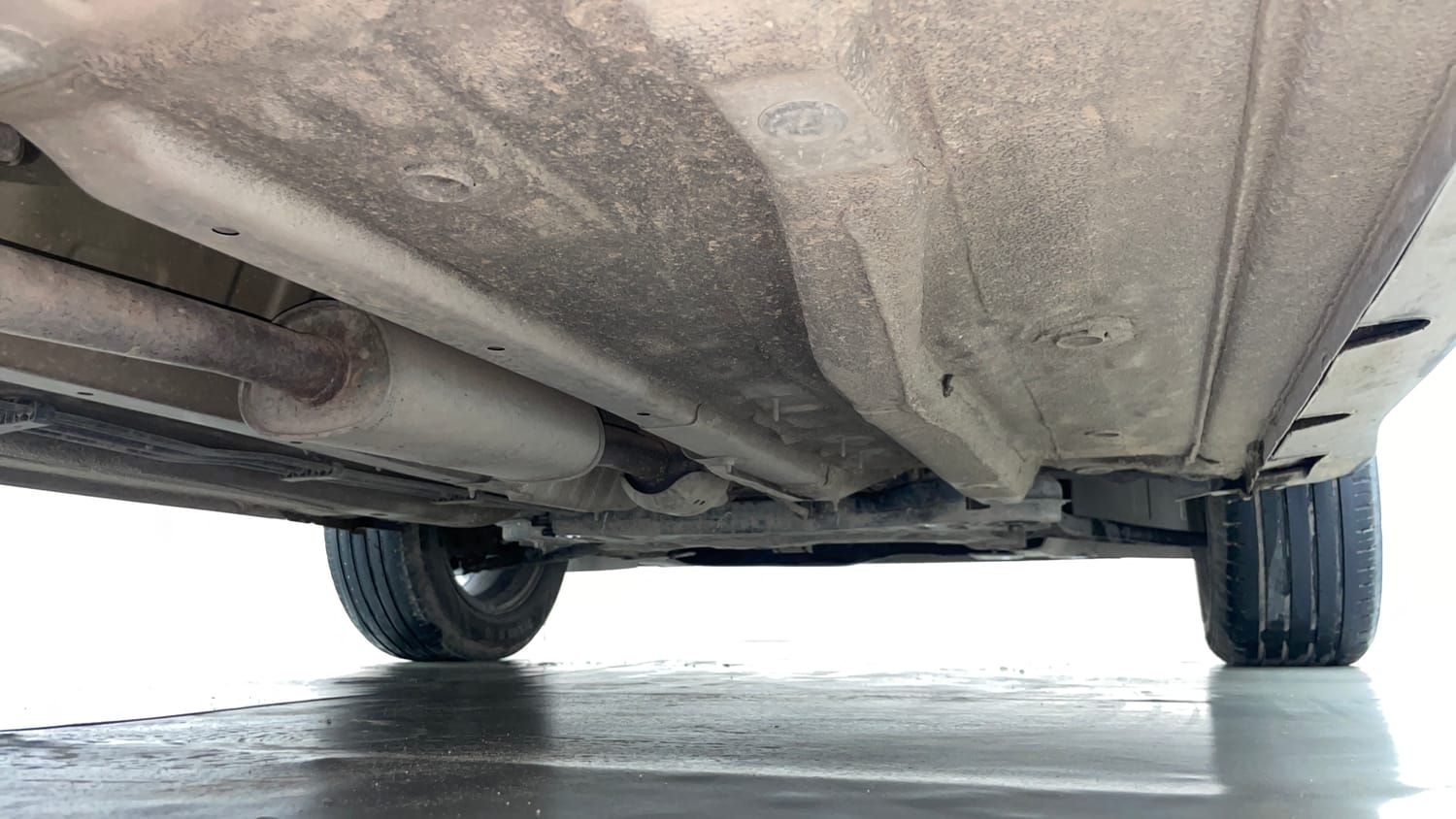 Used 2020 Kia Sonet GTX Plus 1.0 DCT Petrol Automatic extra REAR RIGHT UNDERBODY VIEW