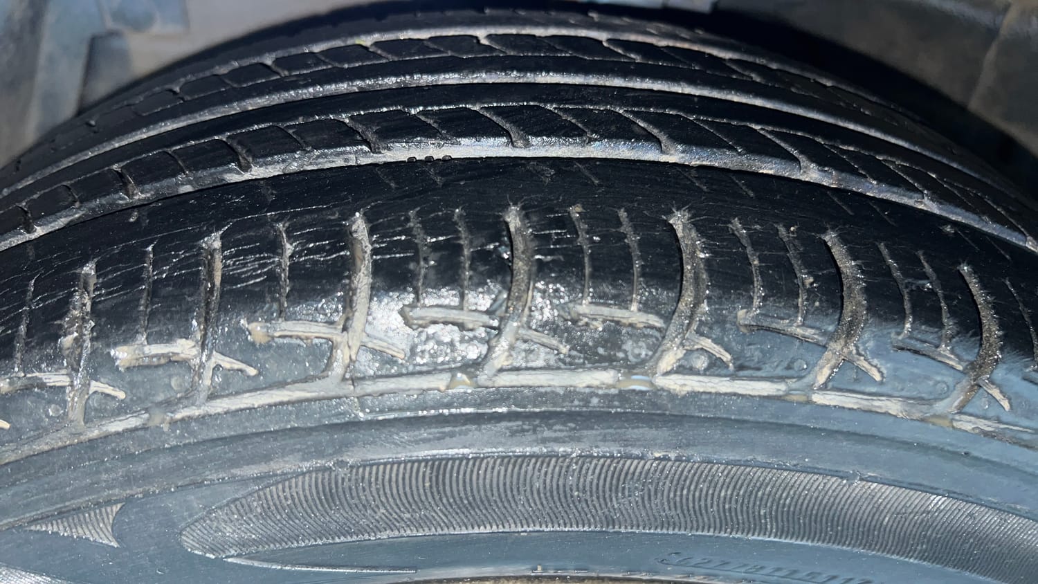 Used 2018 Maruti Suzuki Ciaz Zeta 1.4 AT Petrol Automatic tyres LEFT FRONT TYRE TREAD VIEW