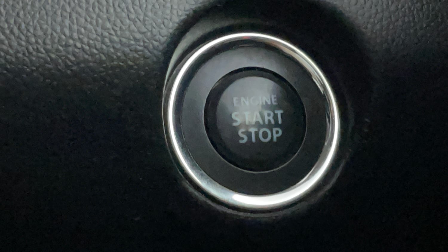 Used 2019 Maruti Suzuki Swift ZXi AMT Petrol Automatic top_features Keyless start