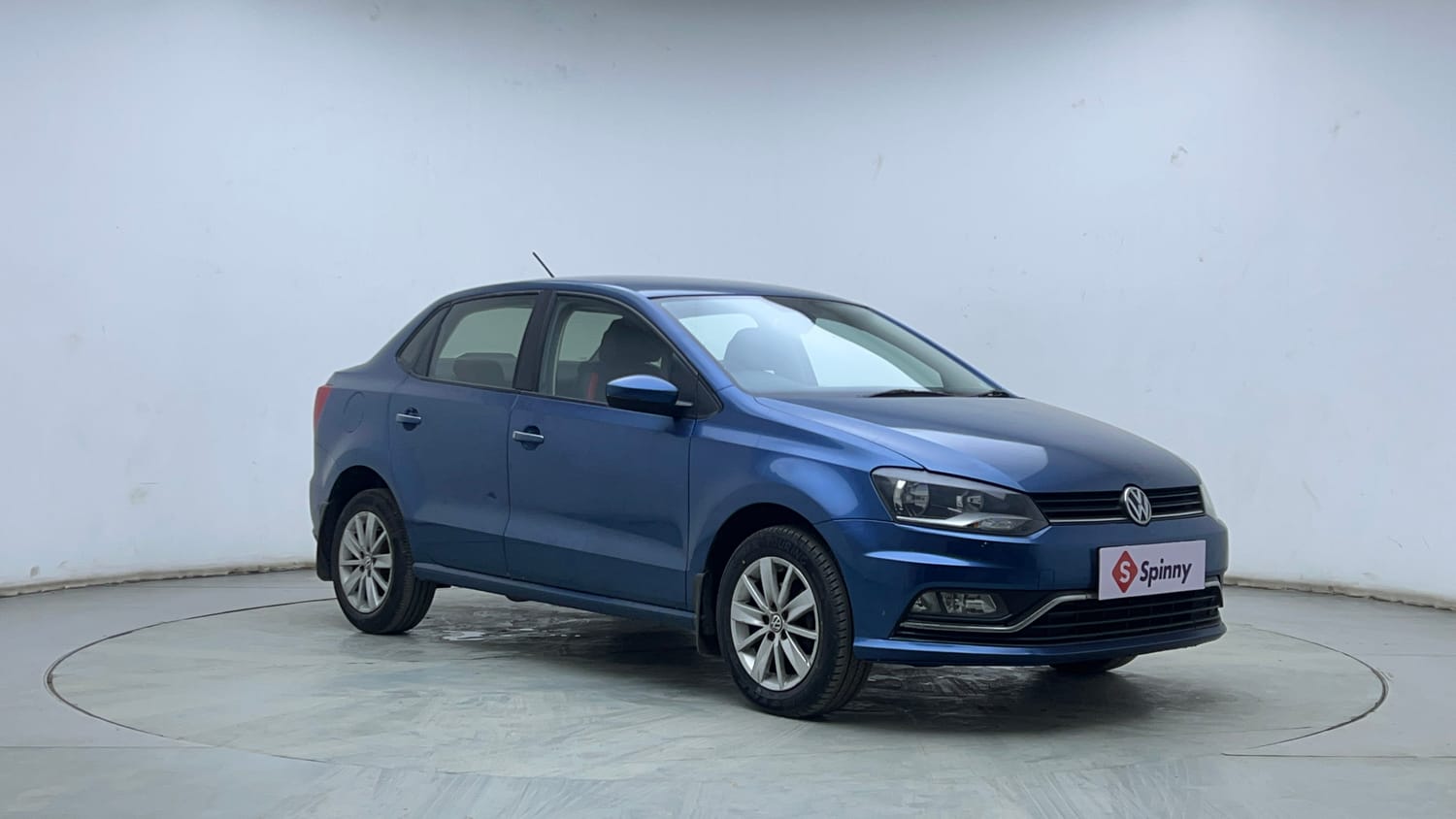 Used 2017 Volkswagen Ameo Highline1.2L (P) Petrol Manual exterior RIGHT FRONT CORNER VIEW