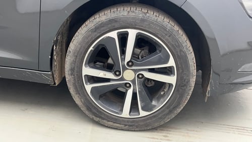 Used 2022 Tata Altroz XZ Petrol Petrol Manual tyres RIGHT FRONT TYRE RIM VIEW