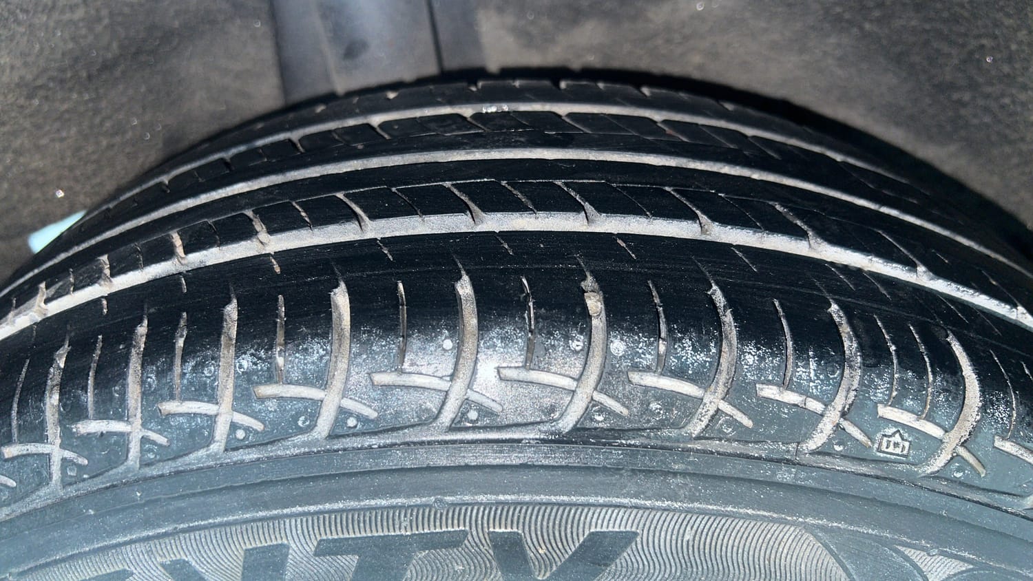 Used 2017 Maruti Suzuki Baleno Delta 1.2 Petrol Manual tyres RIGHT REAR TYRE TREAD VIEW
