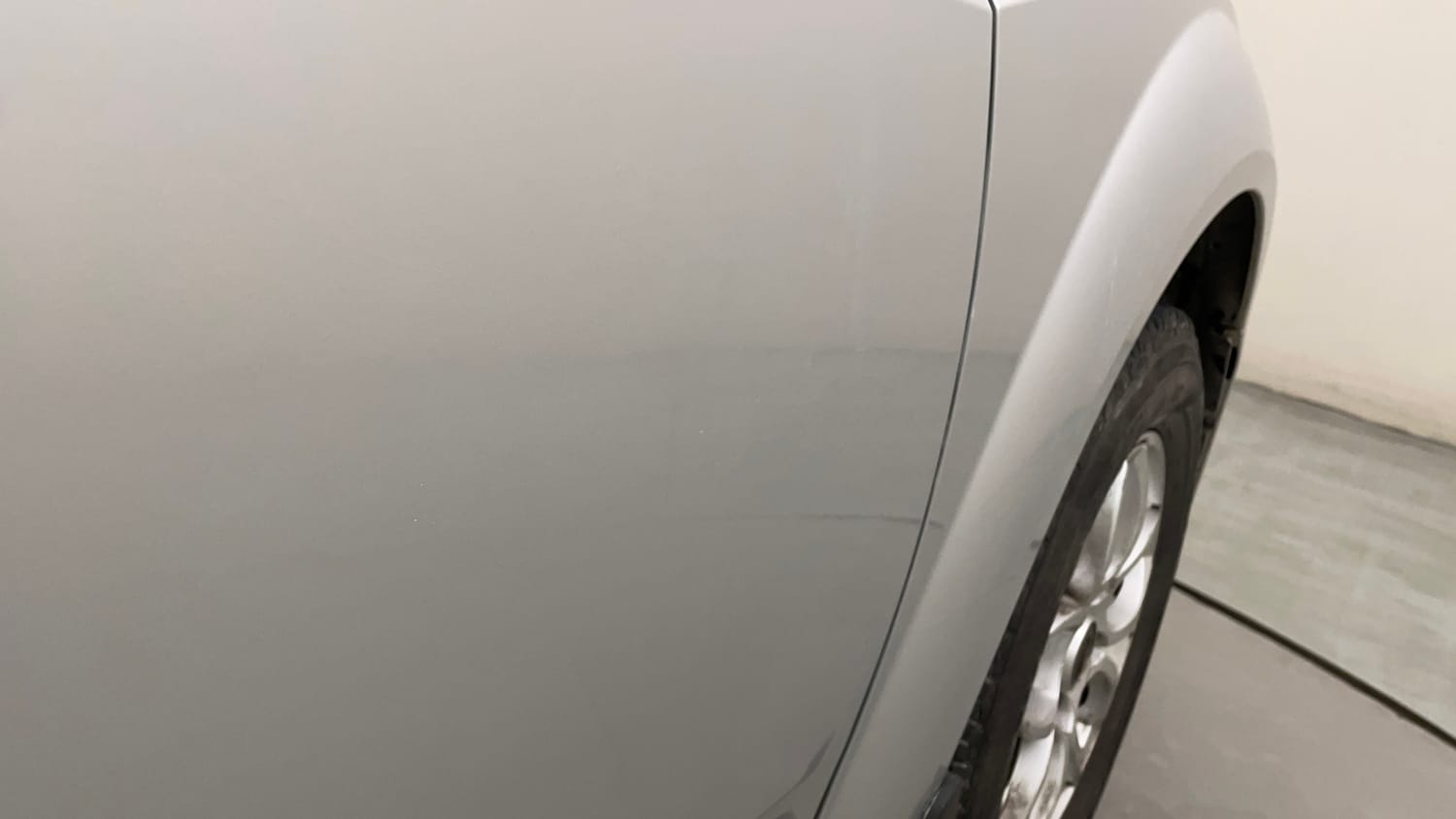 Used 2016 Mahindra XUV500 W4 Diesel Manual dents MINOR SCRATCH
