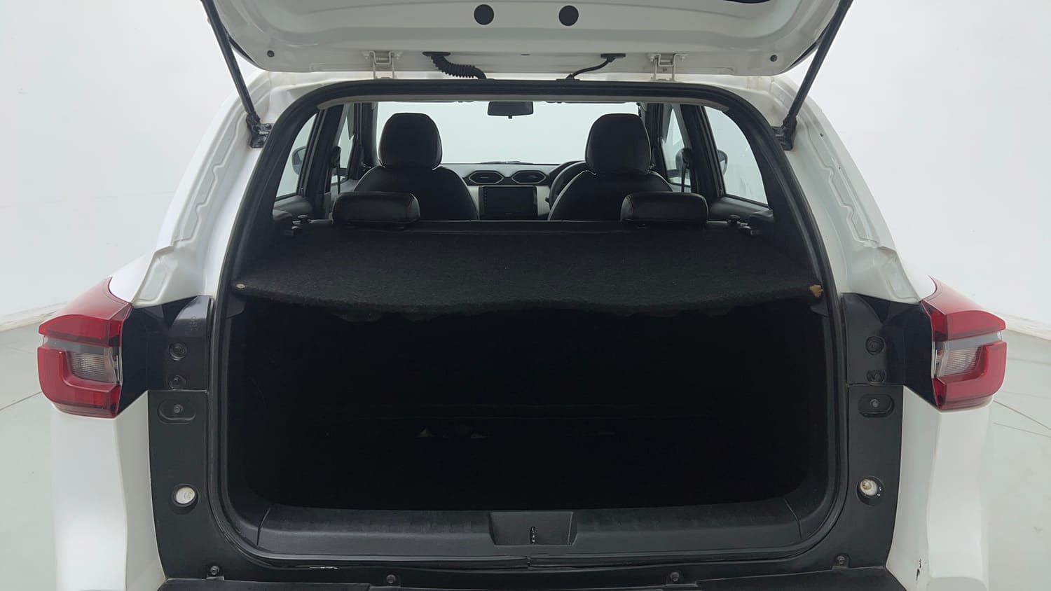 Used 2024 Nissan Magnite XE AMT Petrol Automatic interior DICKY INSIDE VIEW