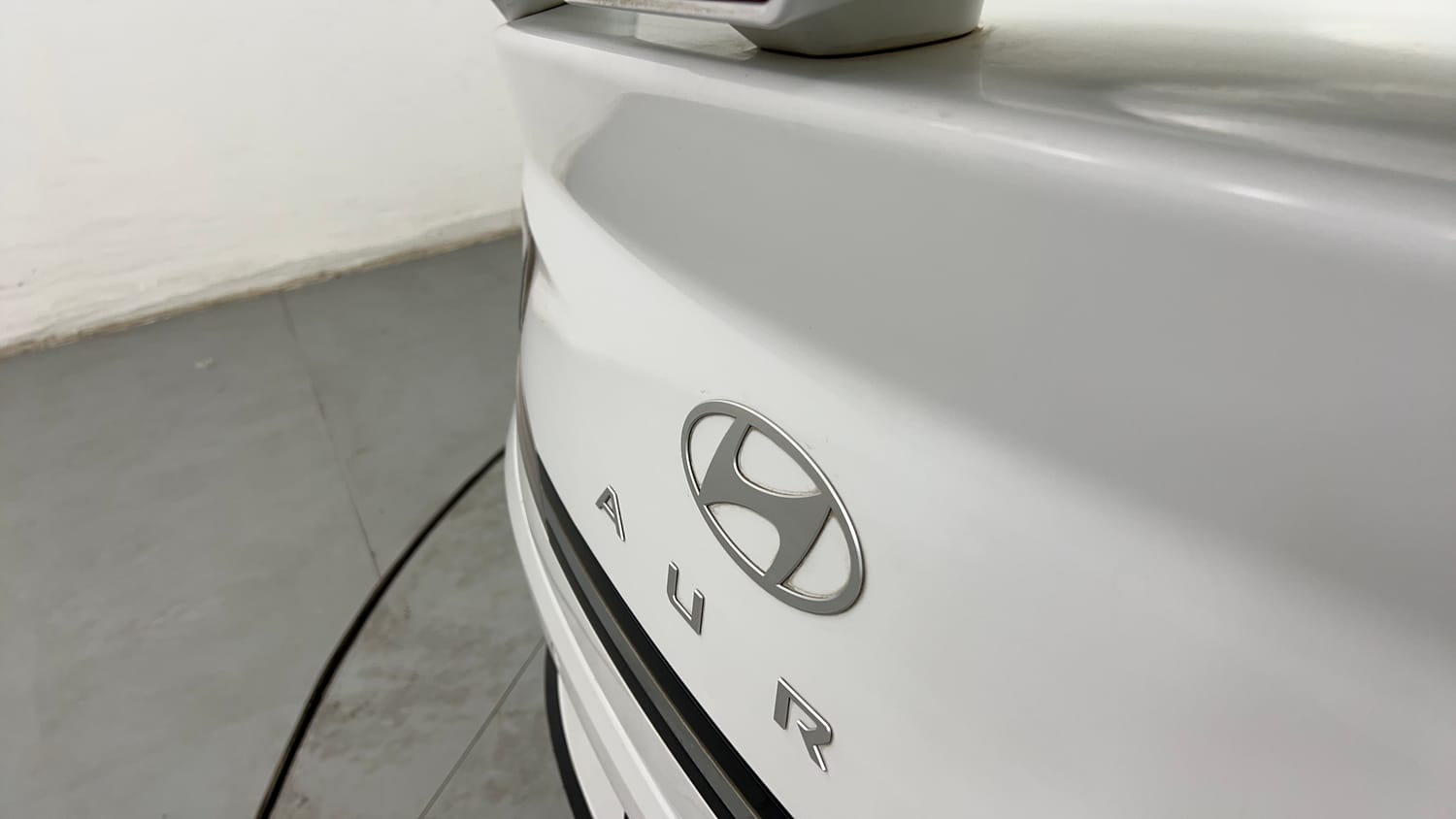 Used 2023 Hyundai Aura SX 1.2 CNG Cng Manual dents MINOR SCRATCH