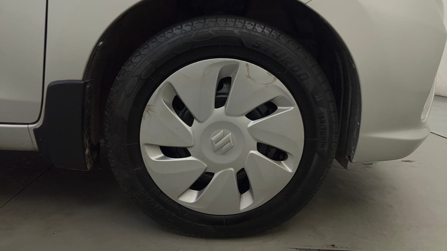 Used 2019 Maruti Suzuki Celerio ZXi Petrol Manual tyres RIGHT FRONT TYRE RIM VIEW